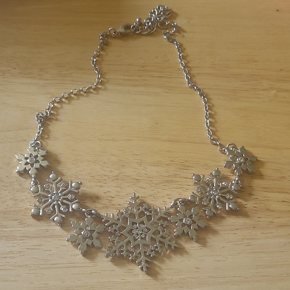 Silver Crystal Floral Necklace for Formal Occasions